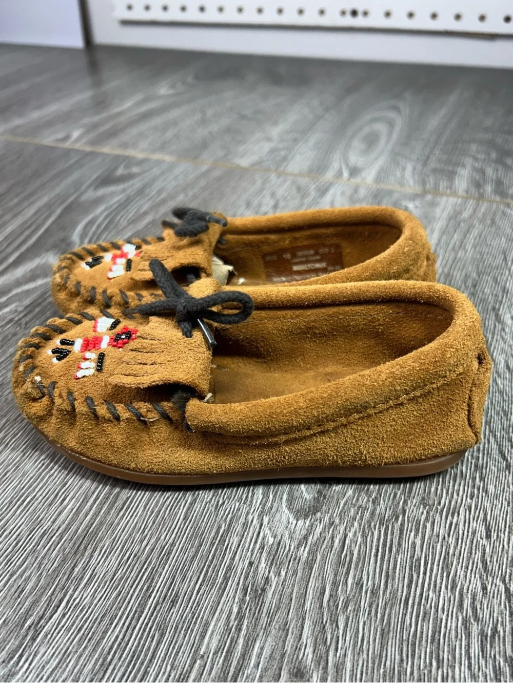 Minnetonka Kids thunderbird Suede Beaded Moccasins